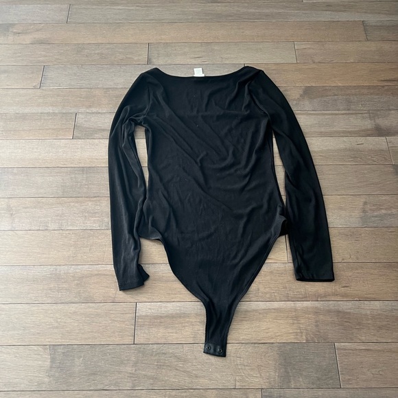 H&M black square neck body suit - Picture 2 of 2